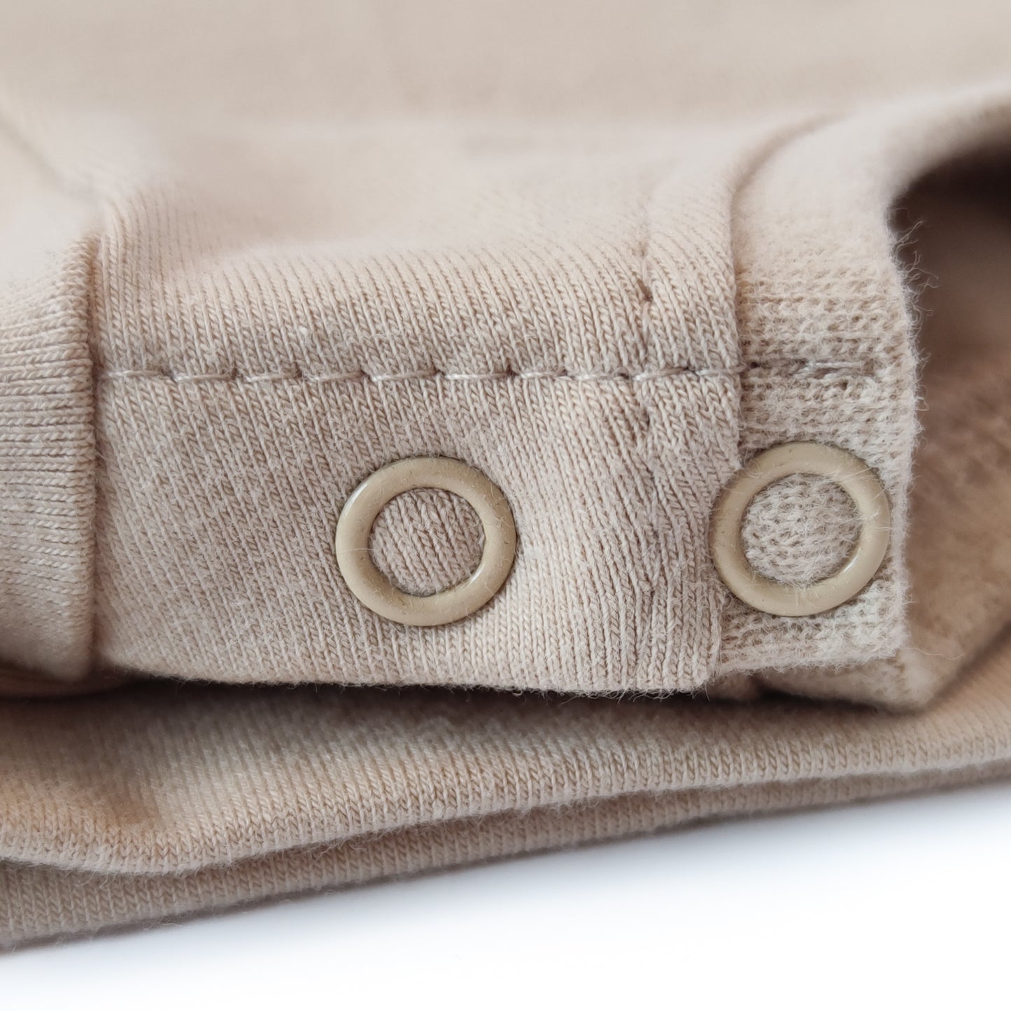 Shirt "Knöpfchen" in Sandlicht