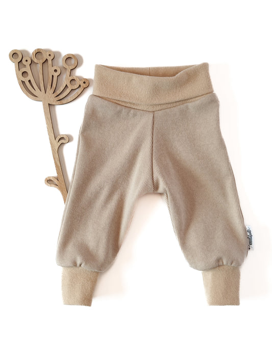 Hose "Sonnenstrahl" in Sandlicht