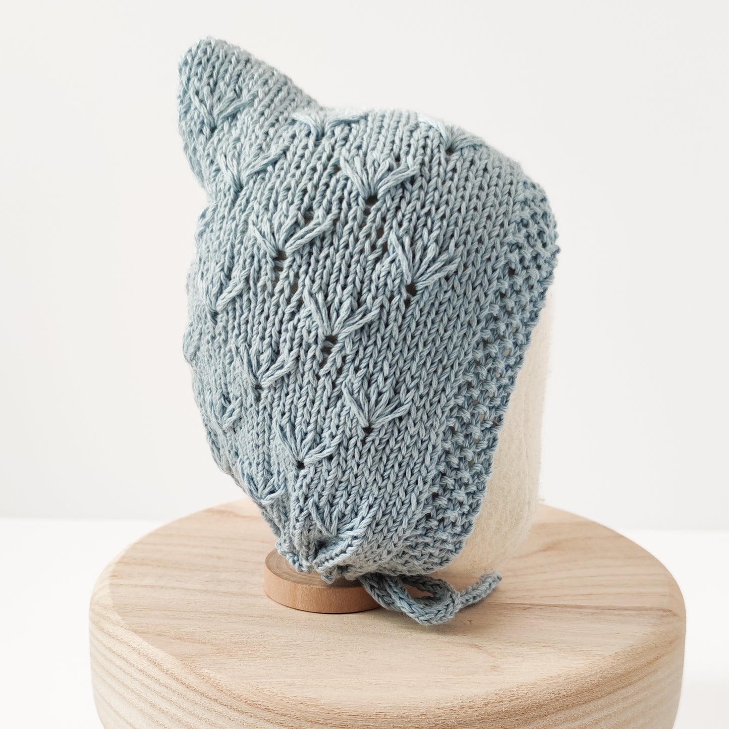 Mütze "Zartes Wiesenblümchen" in Nordhauch