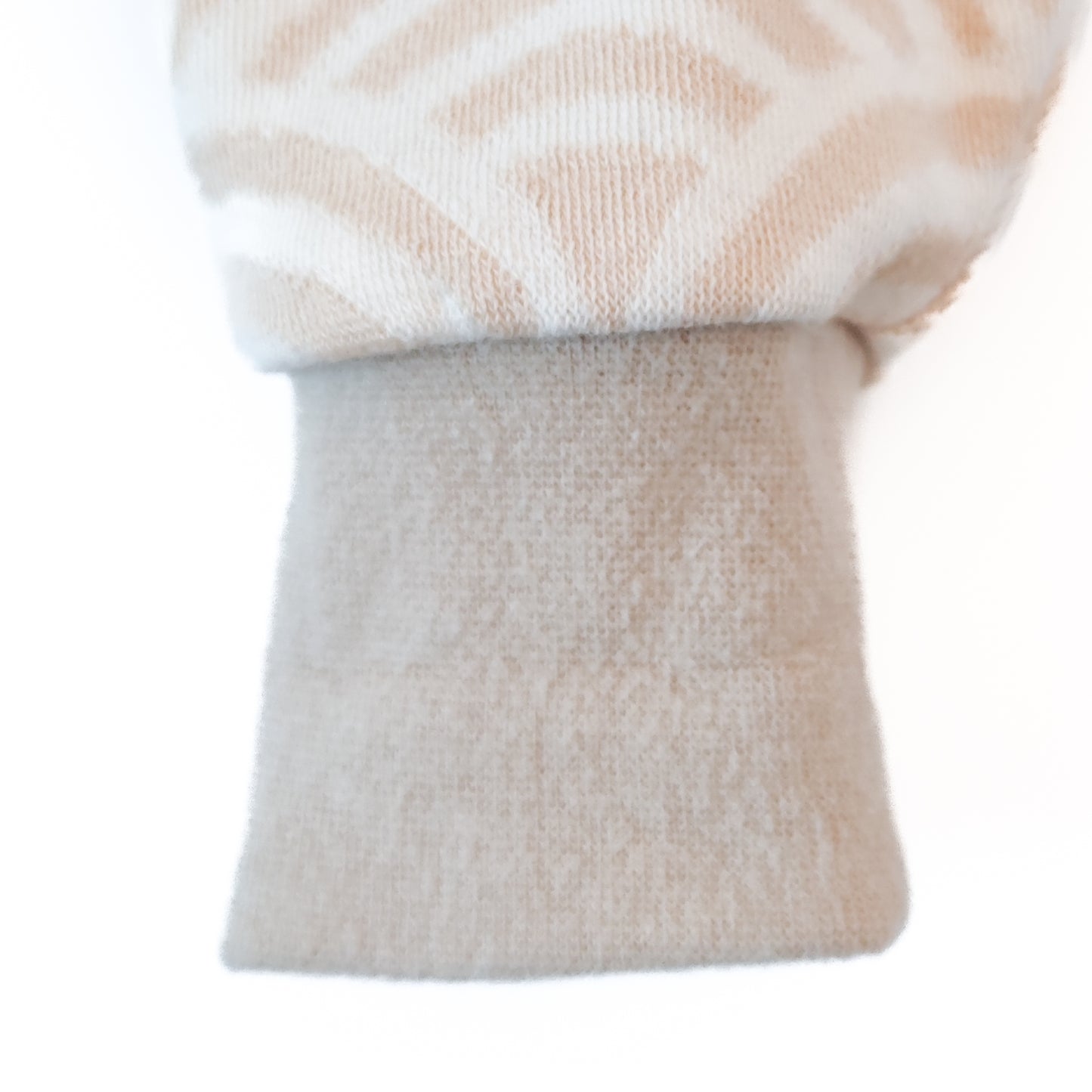 Strampler "Wellenkind" in Sandlicht