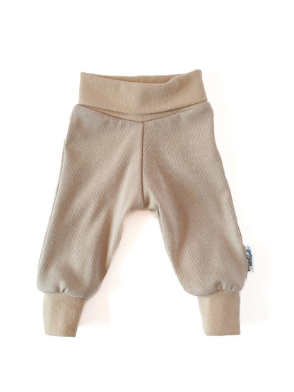 Hose "Sonnenstrahl" in Sandlicht