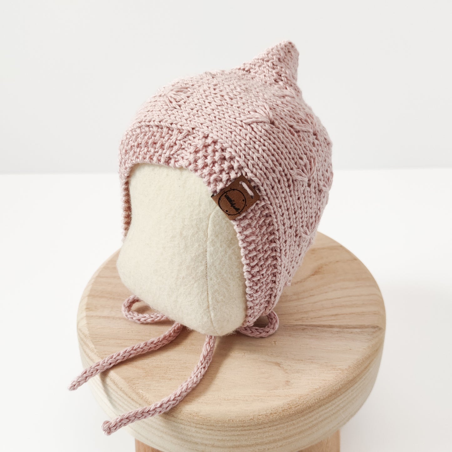 Mütze "Zartes Wiesenblümchen" in Rosentau