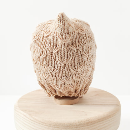 Mütze "Zartes Wiesenblümchen" in Sandlicht