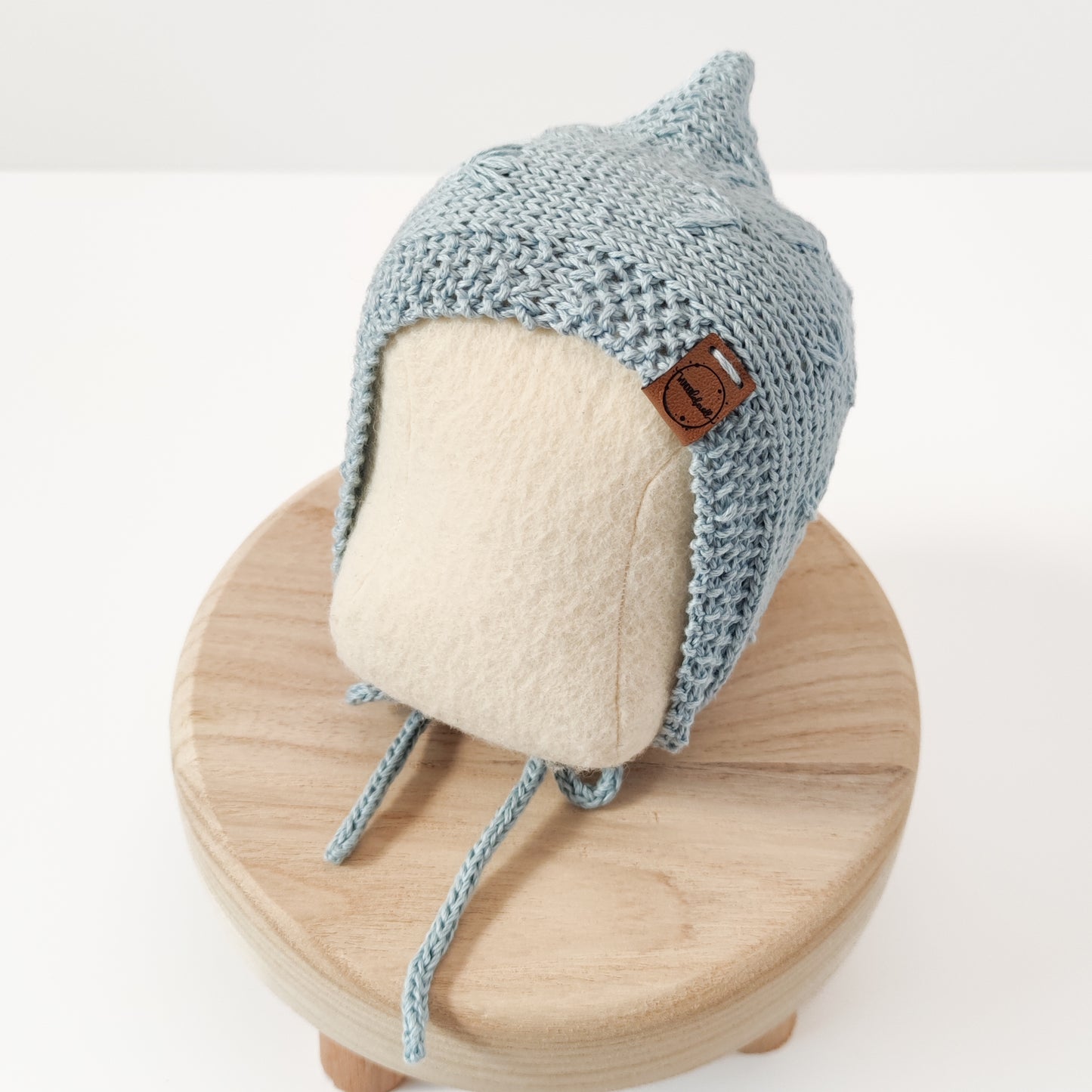 Mütze "Zartes Wiesenblümchen" in Nordhauch